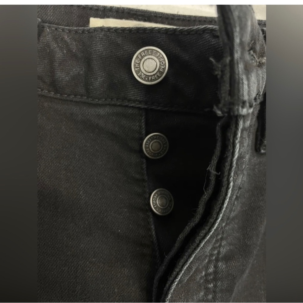 We the Free CRVY-Revolve Style High Rise Denim Shorts - Picture 4 of 10